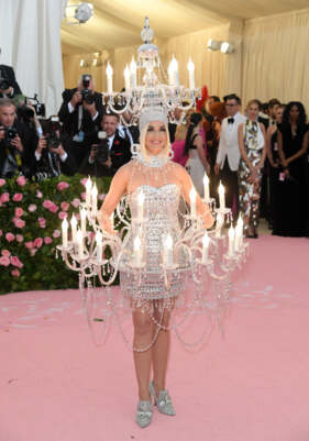 Katy Perry, 2019, MET, csillár
