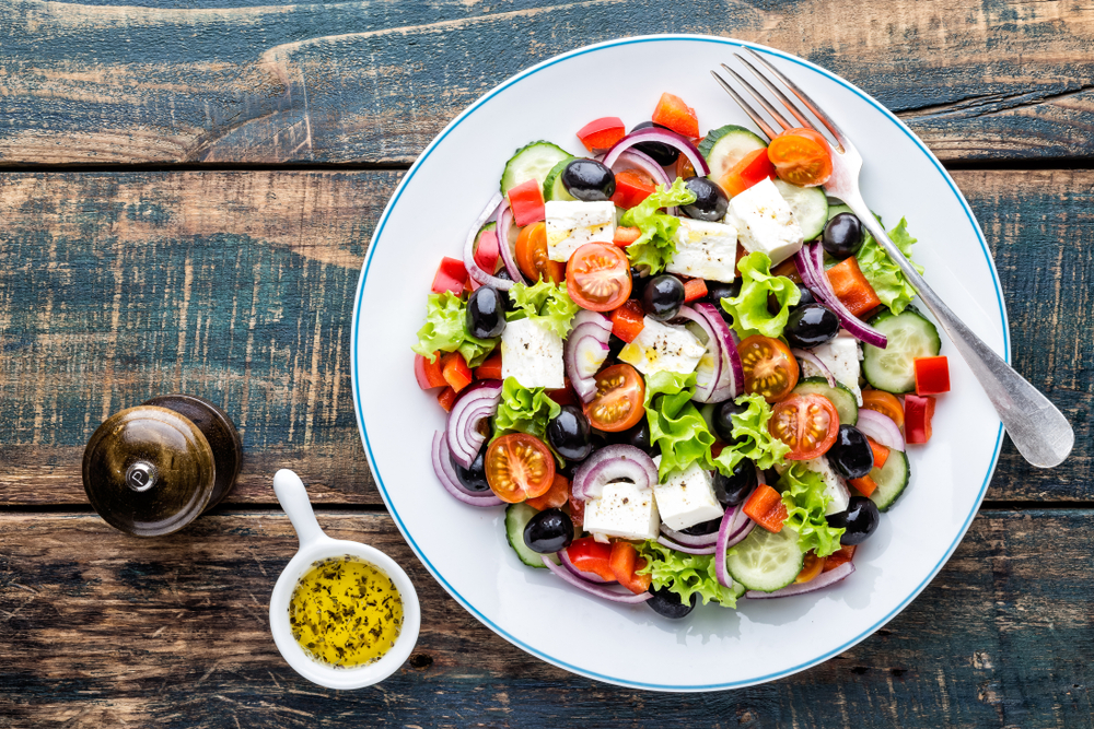 görög saláta, saláta, paradicsom, sajt, olajbogyü